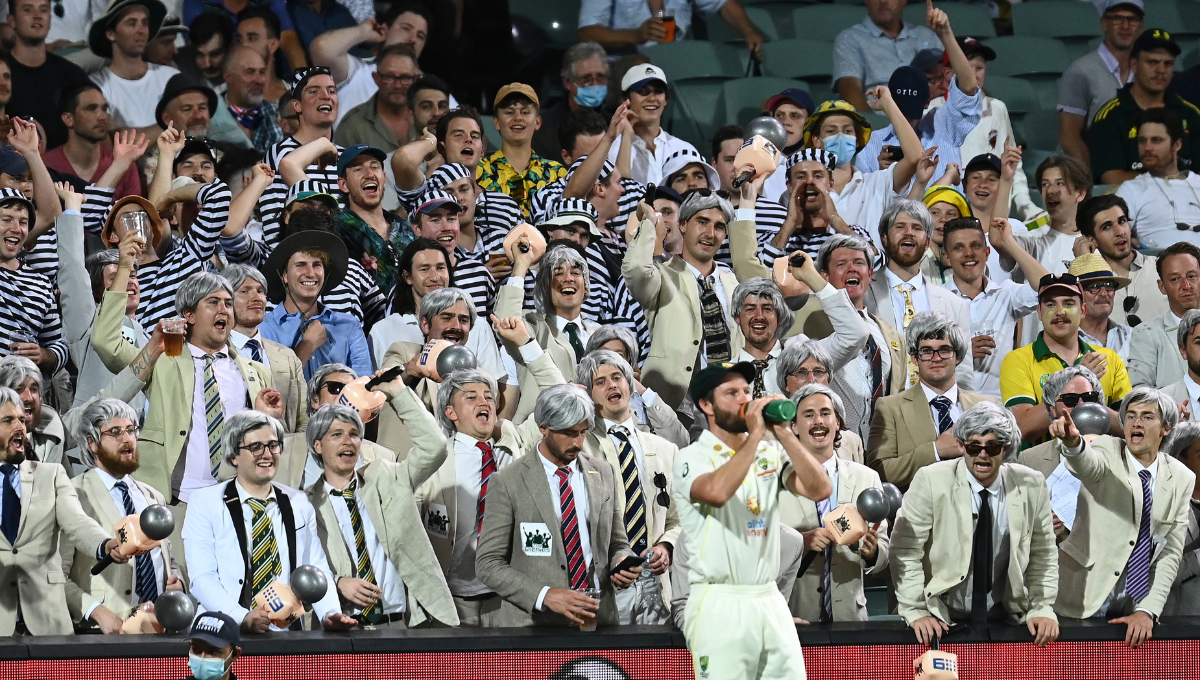 The Ashes Crowd